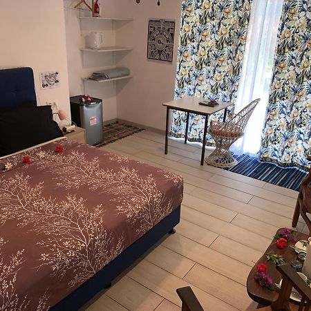 A Tomo Mai Homestay, Close To Airport, Private Bathroom Free Parking And Wifi With High Connection And Breakfast Optional Faaa Dış mekan fotoğraf