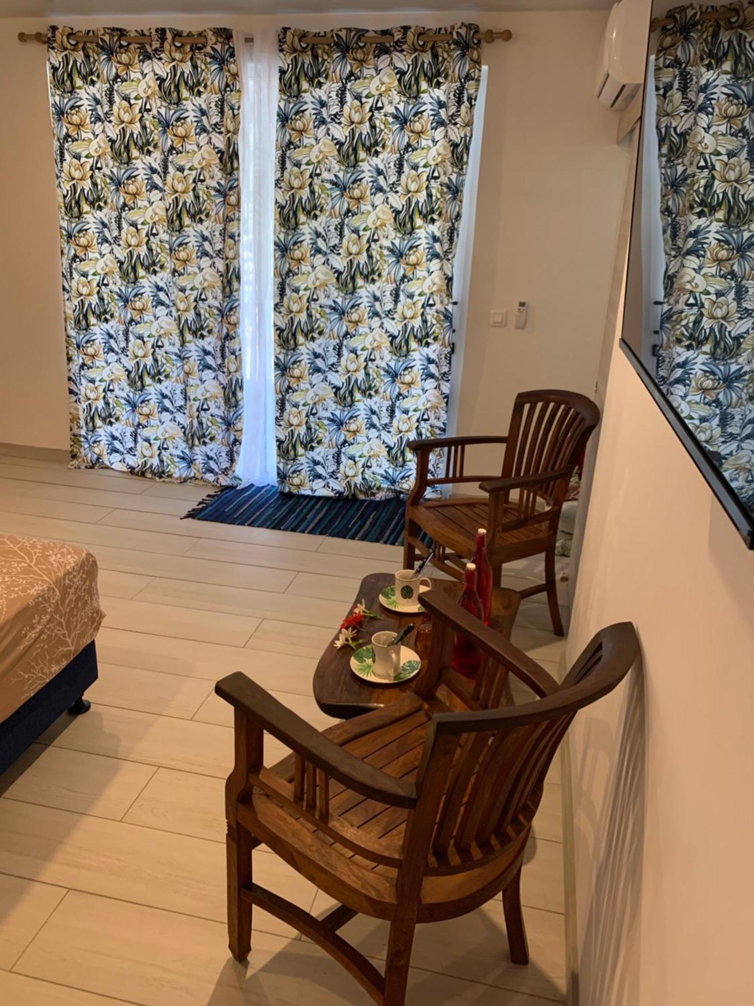A Tomo Mai Homestay, Close To Airport, Private Bathroom Free Parking And Wifi With High Connection And Breakfast Optional Faaa Dış mekan fotoğraf