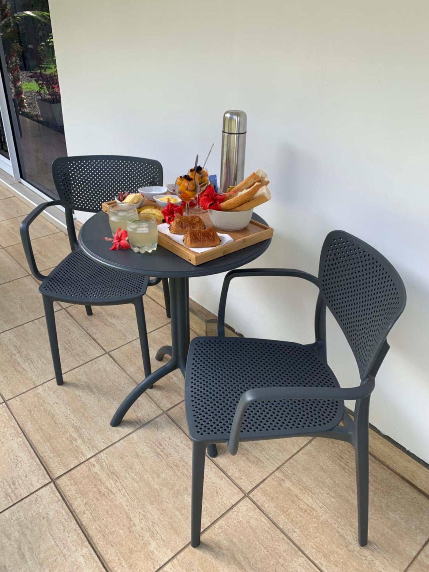A Tomo Mai Homestay, Close To Airport, Private Bathroom Free Parking And Wifi With High Connection And Breakfast Optional Faaa Dış mekan fotoğraf